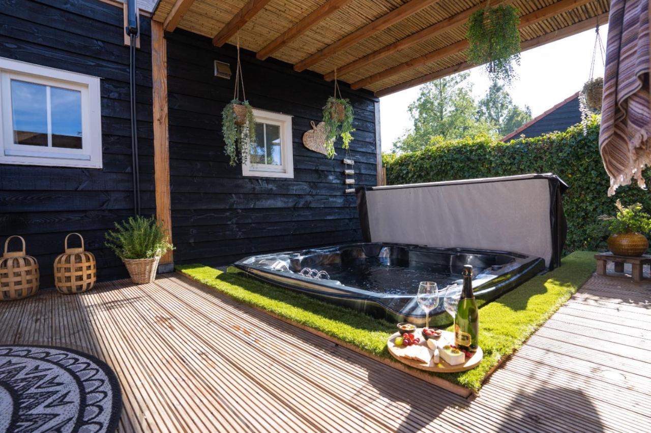 B&B The Wellness Cottage Dordrecht Bagian luar foto